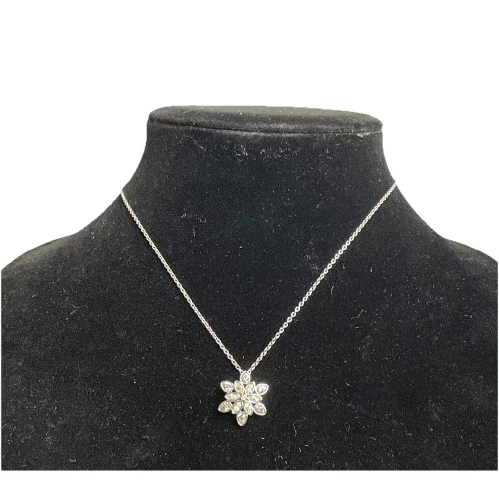 Swarovski Venalia pendant necklace Silver Tone Star Snowflake 18”